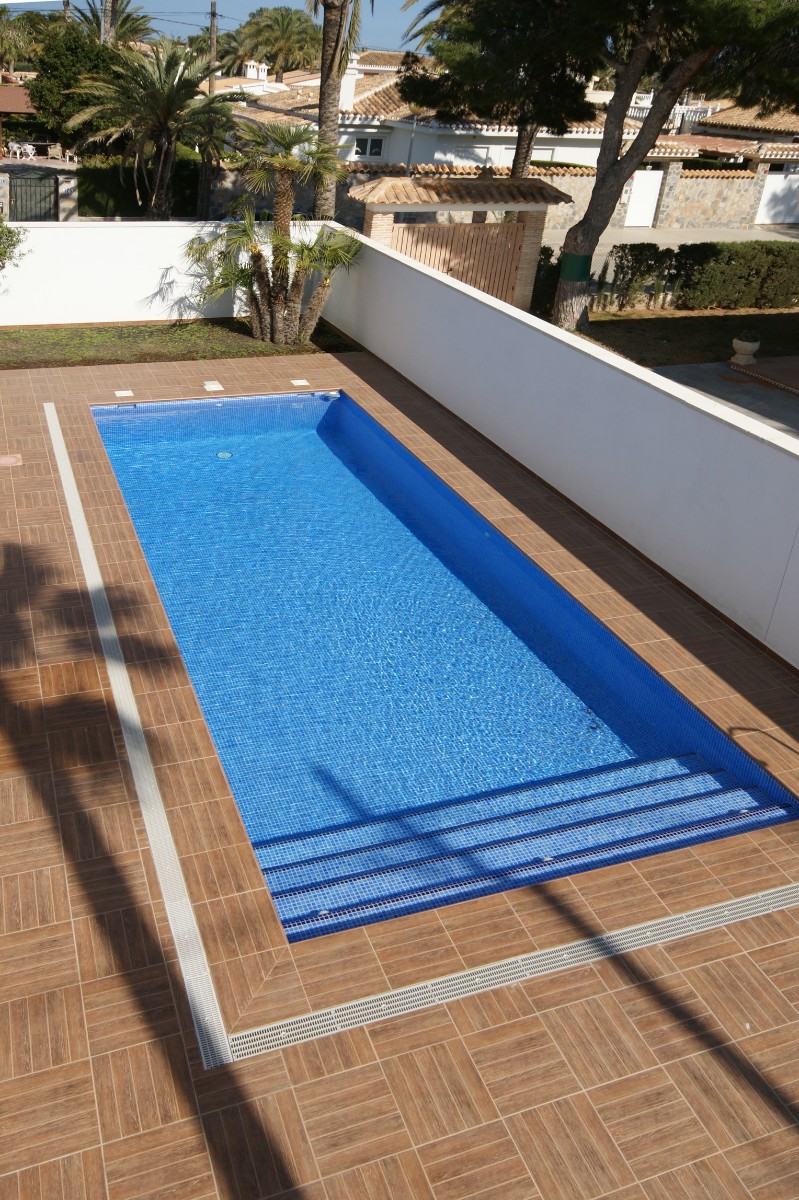 Living room in villa for sale in Cabo Roig