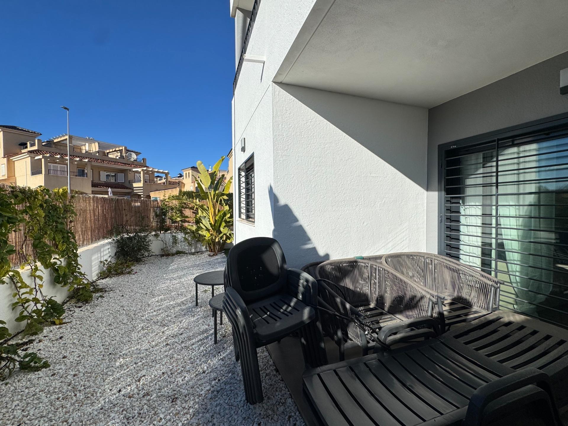 Garden in apartment for sale in Pilar de La Horadada