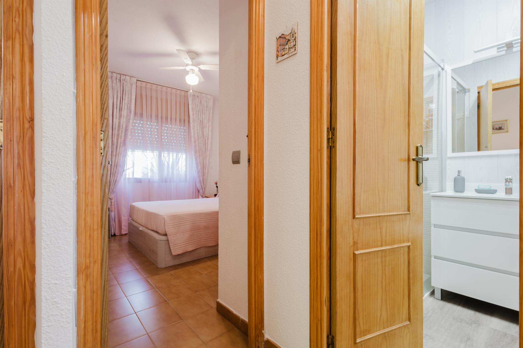 Bathroom in bungalow for sale in Torrevieja