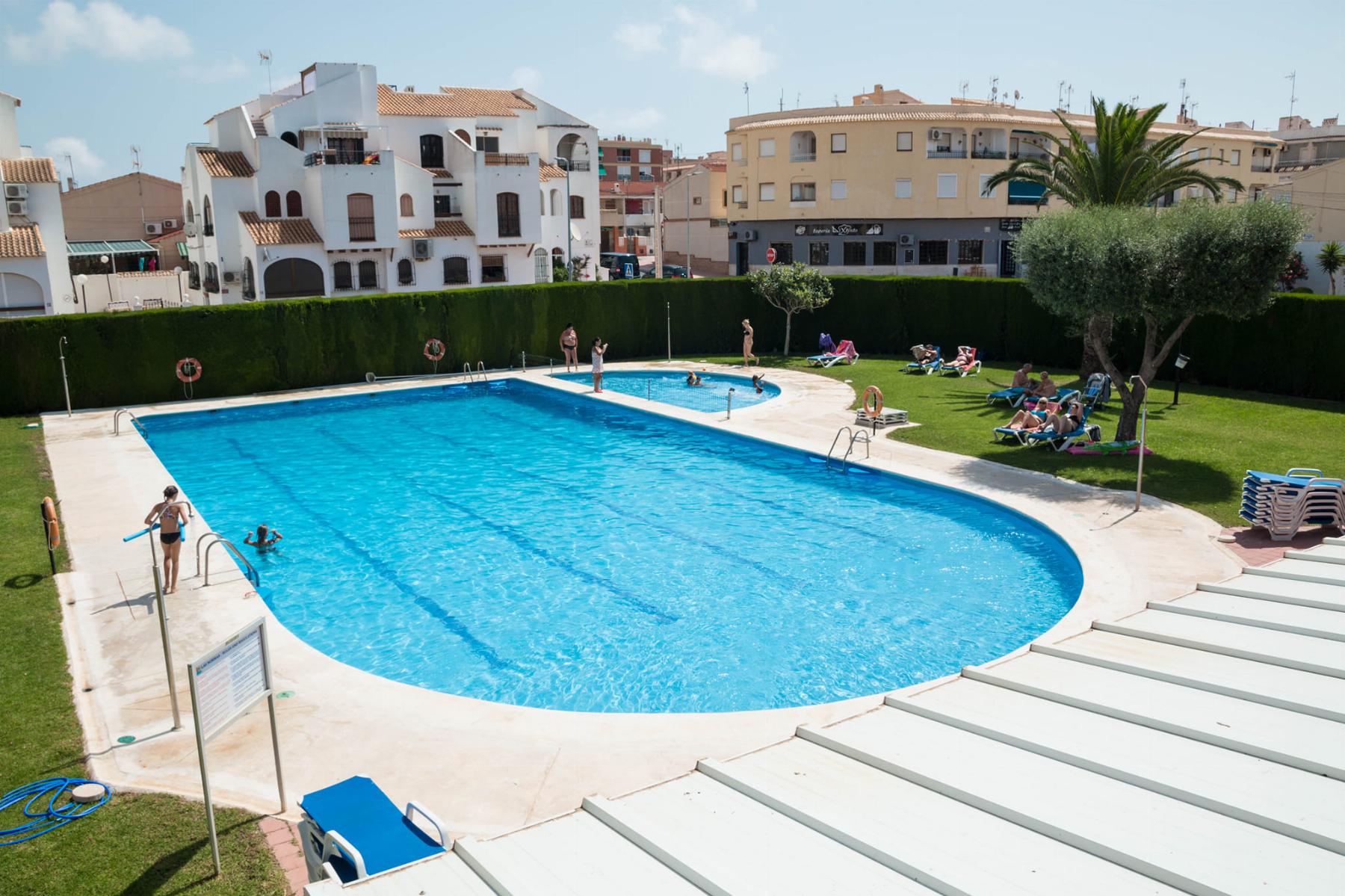 Garden in bungalow for sale in Torrevieja