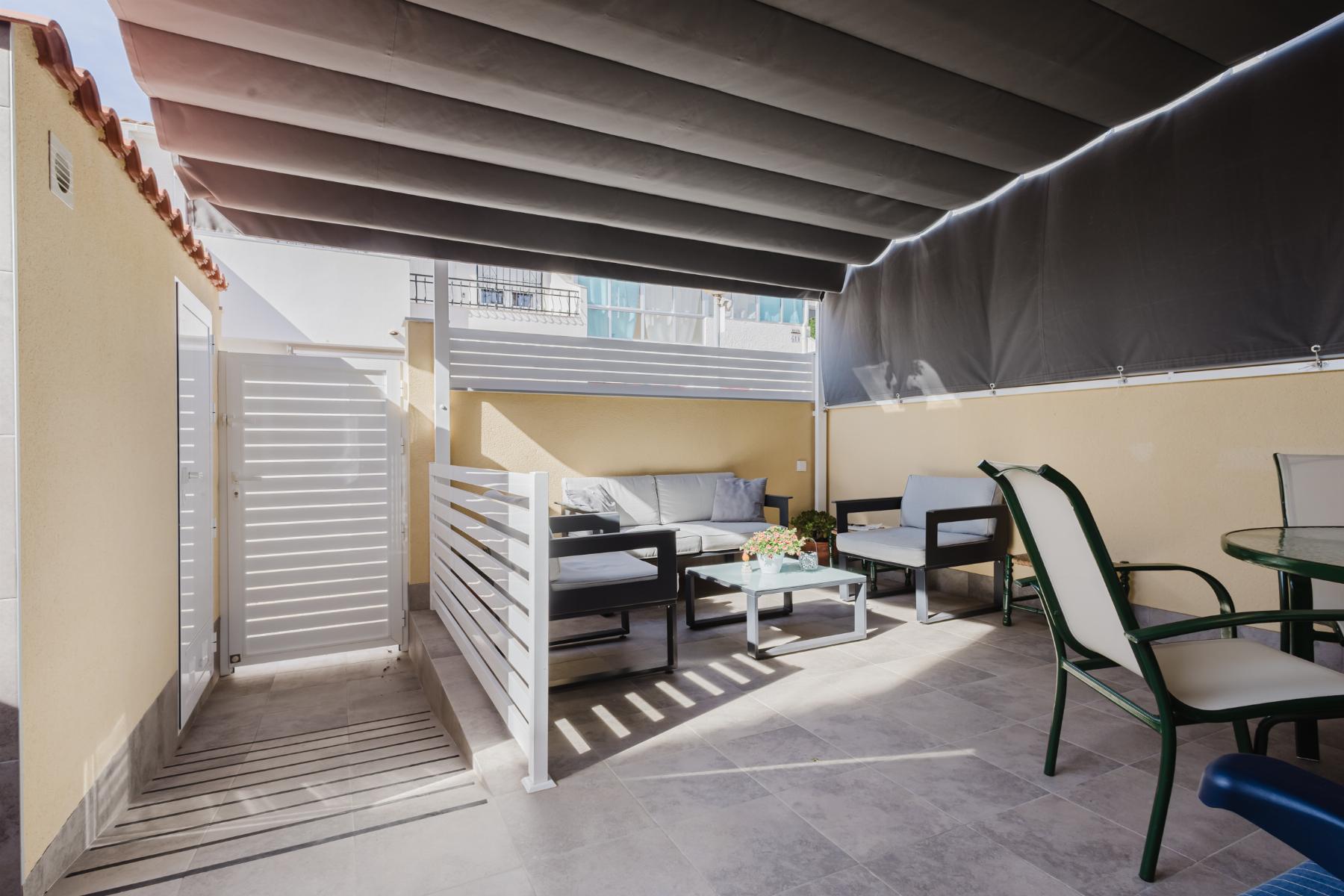 Terrace in bungalow for sale in Torrevieja