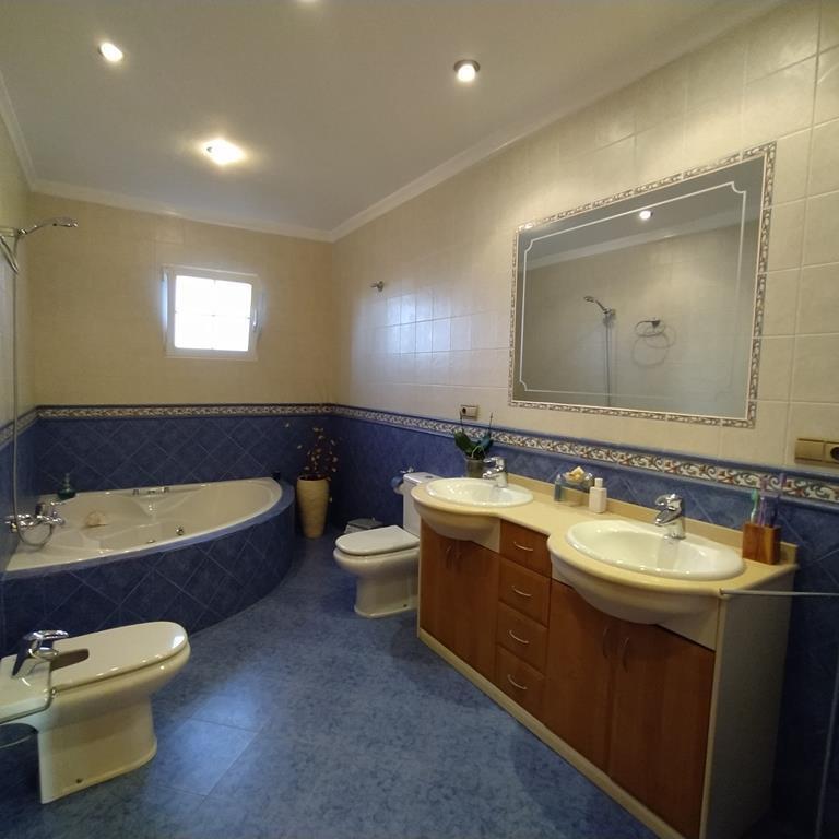 Dining area in villa for sale in Orihuela