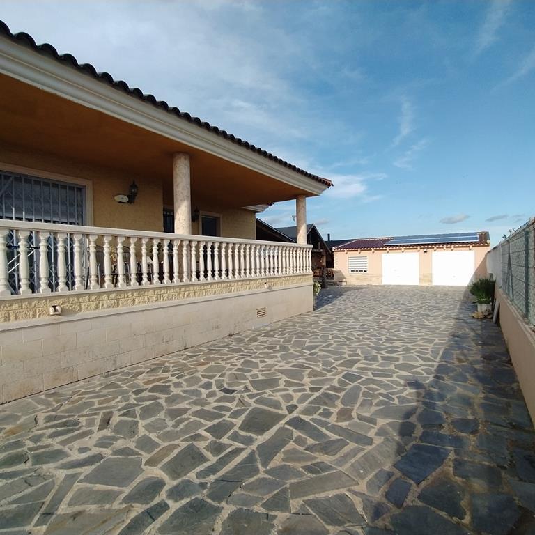 Kitchen in villa for sale in Orihuela