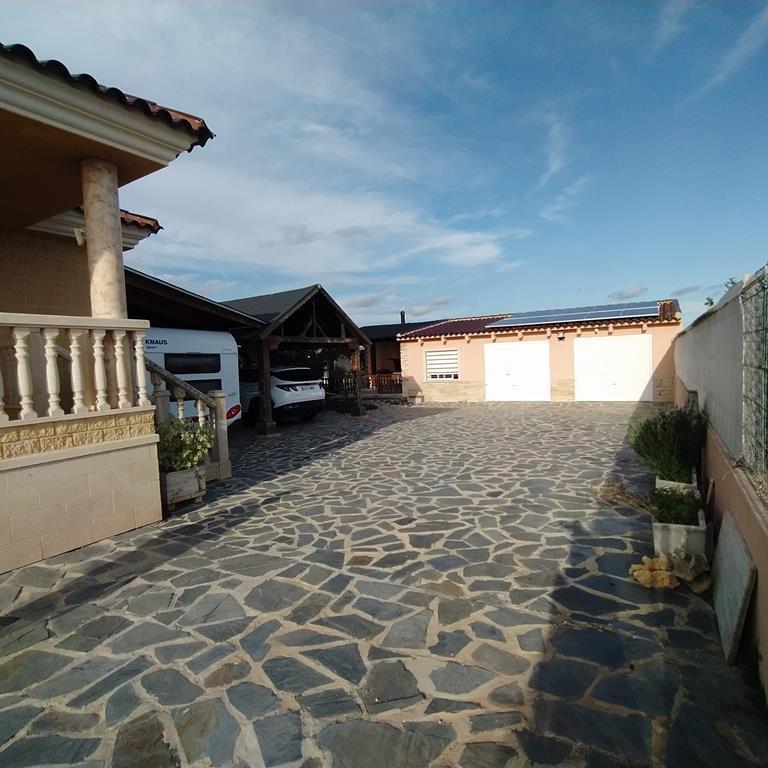 Bathroom in villa for sale in Orihuela