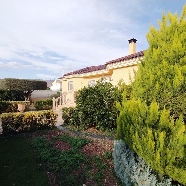 Bedroom in villa for sale in Orihuela