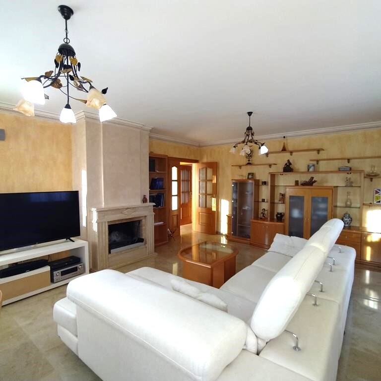 Bedroom in villa for sale in Orihuela