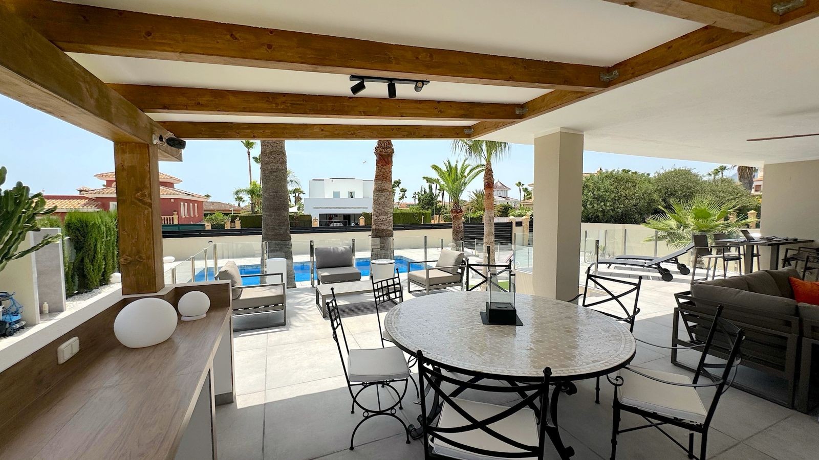 Bedroom in villa for sale in Alfas del Pi
