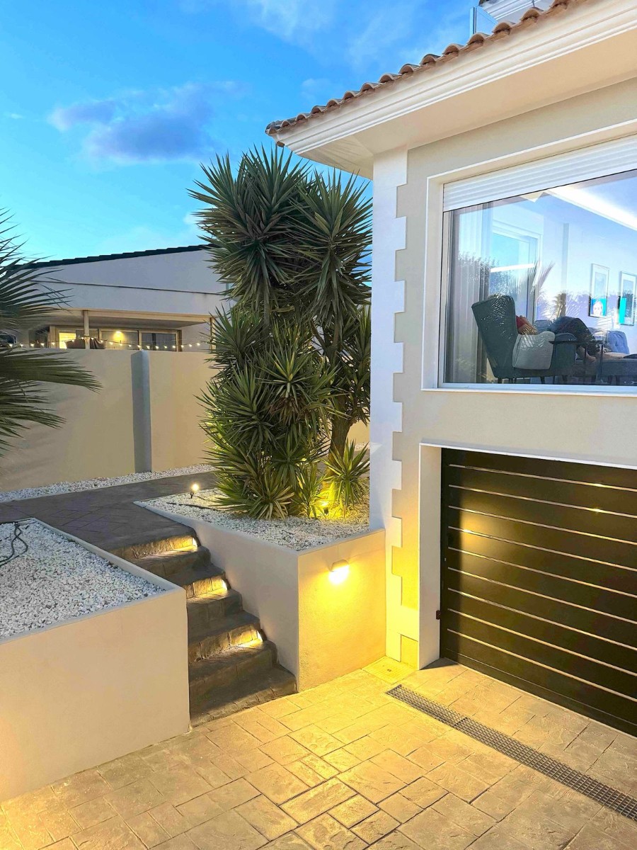 Master bedroom in villa for sale in Alfas del Pi
