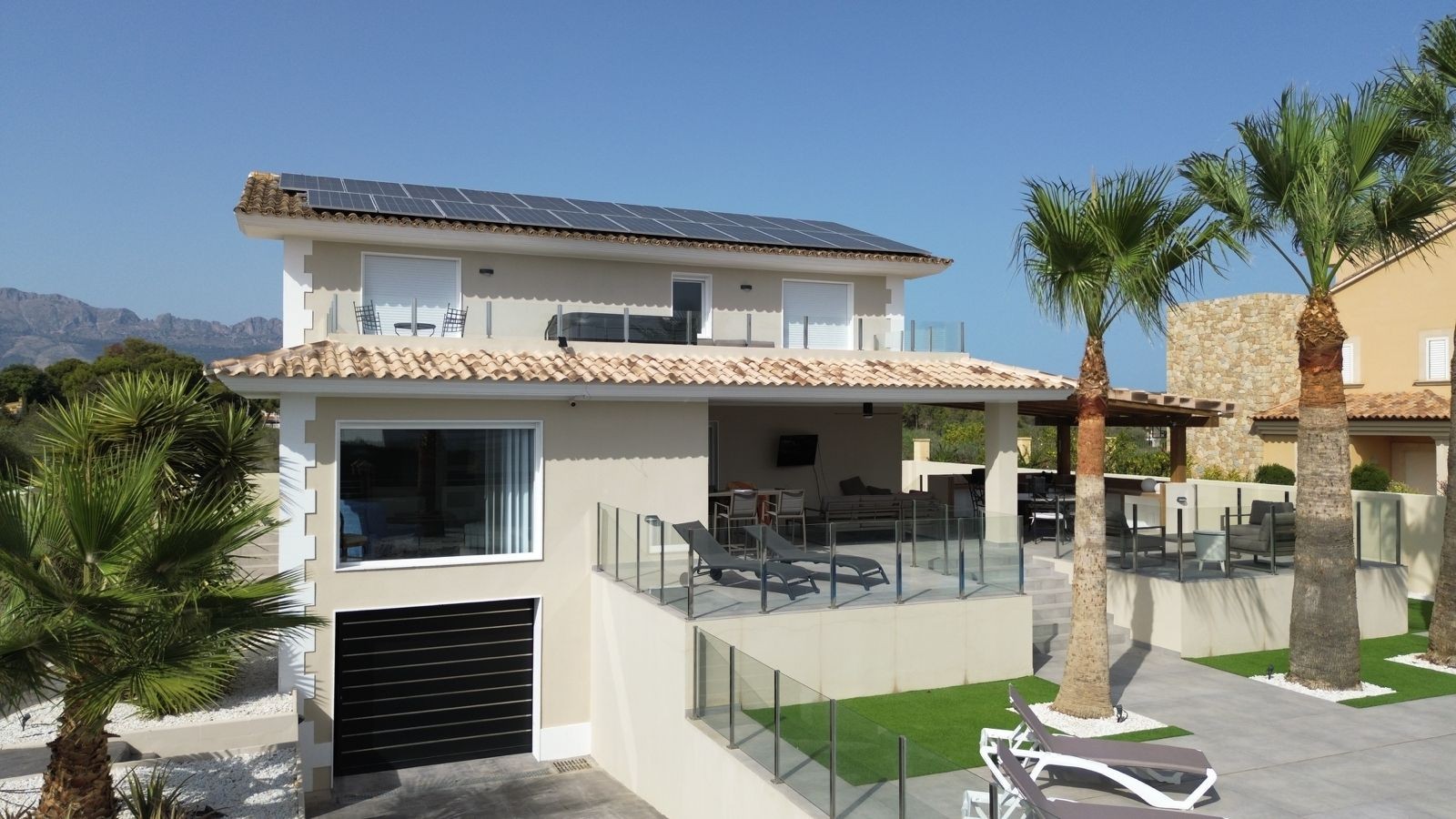 Living room in villa for sale in Alfas del Pi