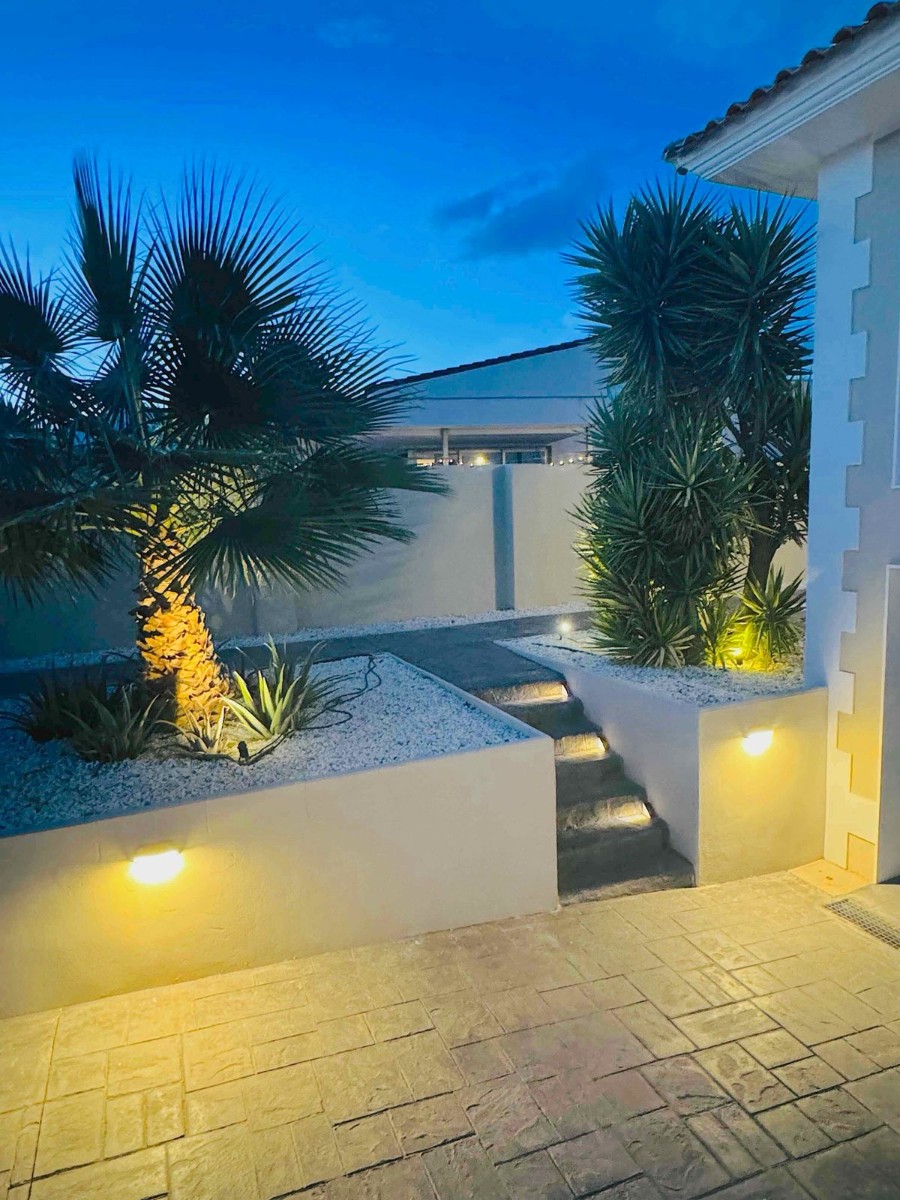 Dining area in villa for sale in Alfas del Pi