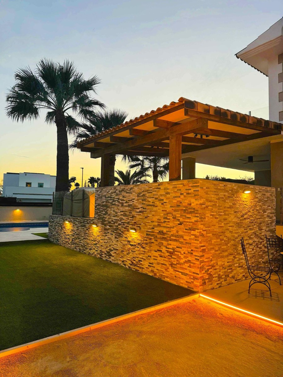 Garden in villa for sale in Alfas del Pi
