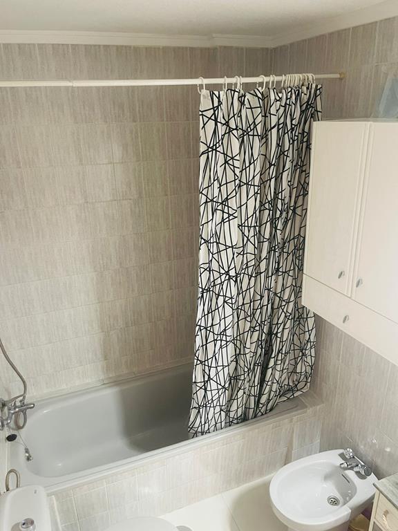 Bedroom in apartment for sale in Torrevieja