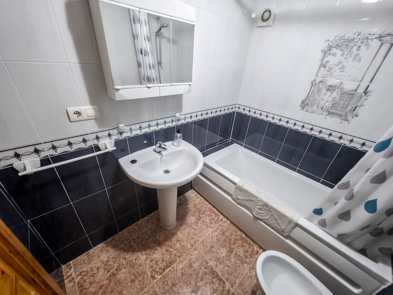 Bathroom in villa for sale in Torrevieja