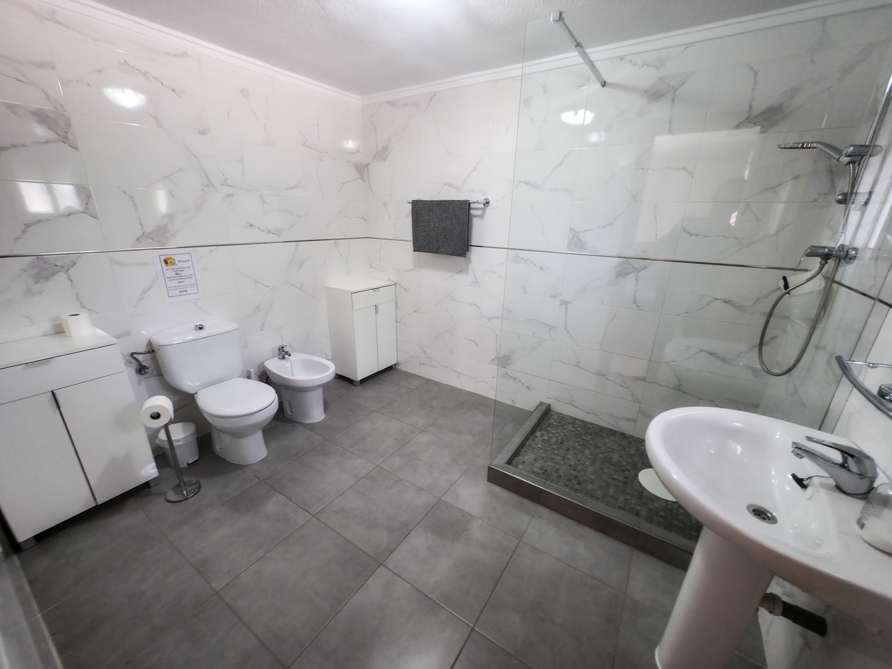 Bedroom in villa for sale in Torrevieja
