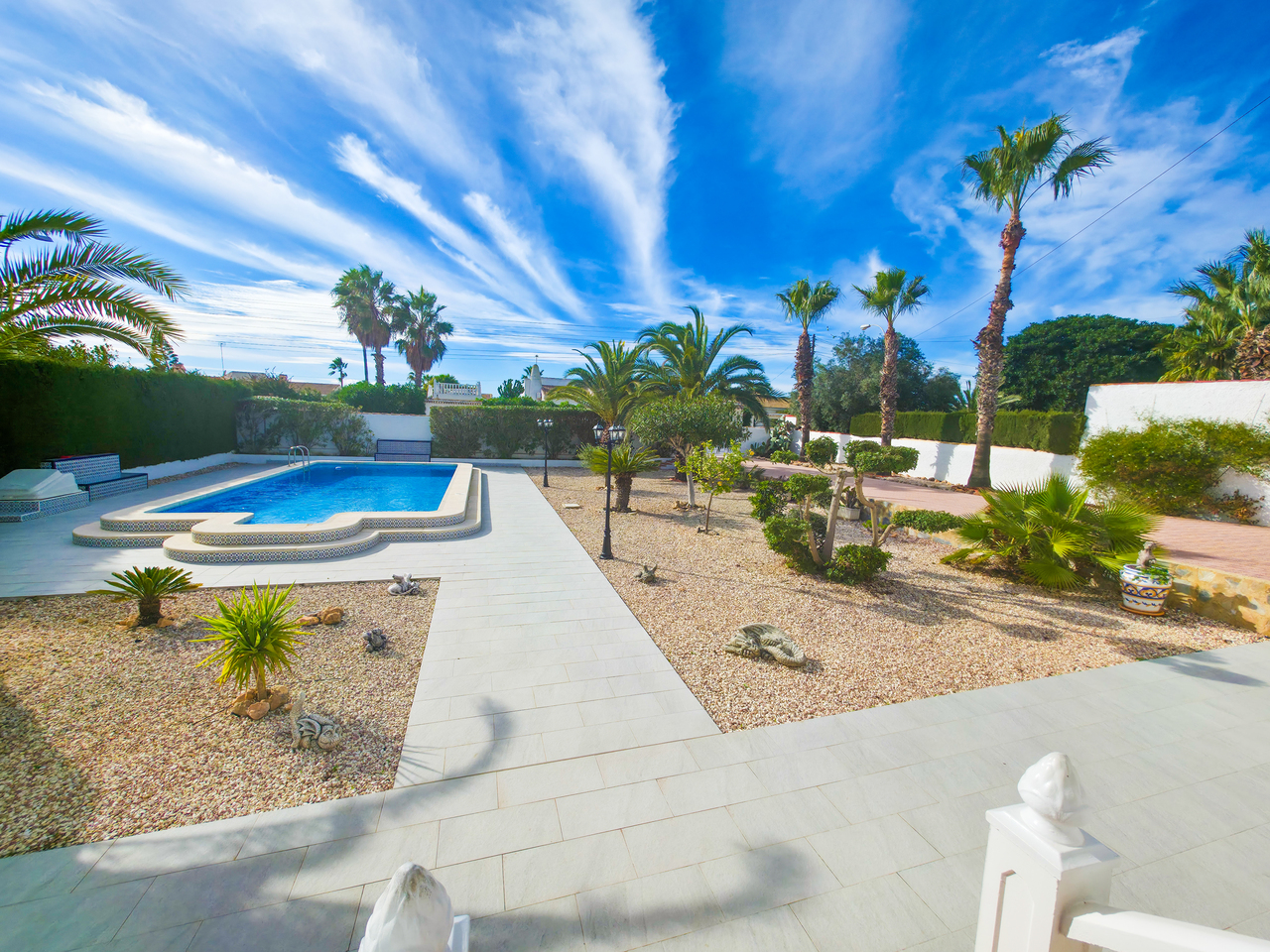 We are delighted to present this impressive four-bedroom villa located in the highly desirable area