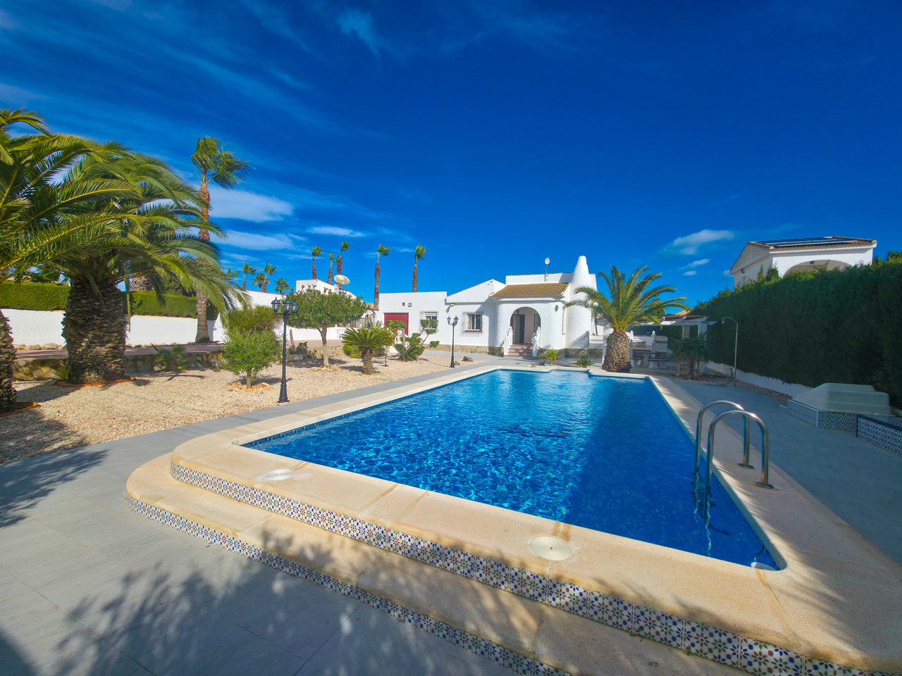 Terrace in villa for sale in Torrevieja
