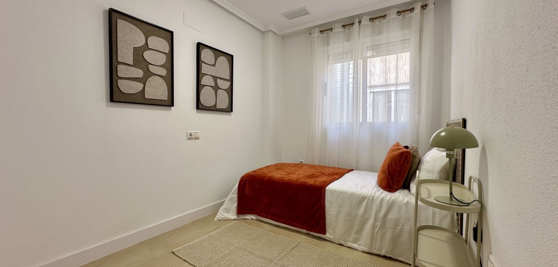Bedroom in apartment for sale in Torrevieja
