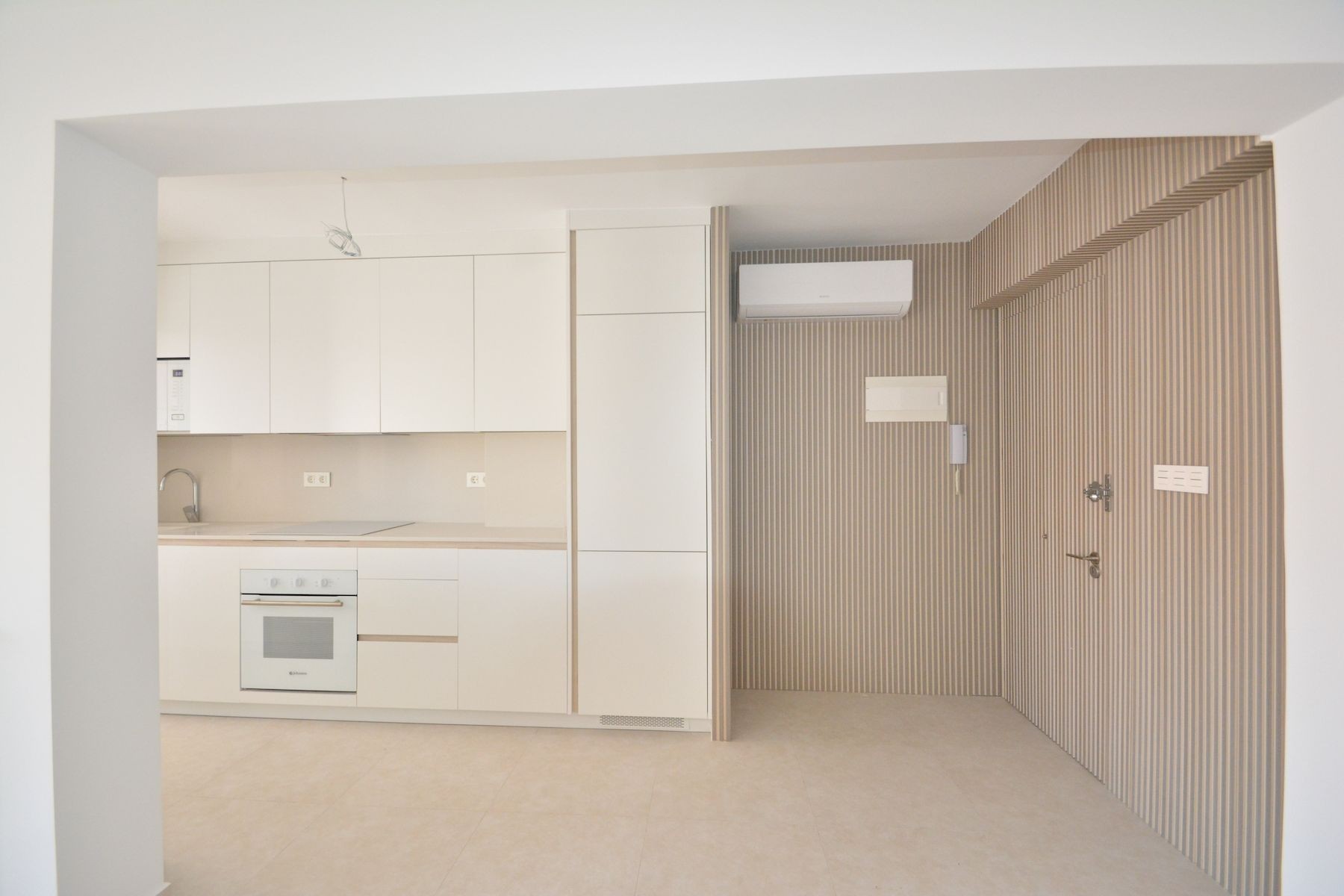 Master bedroom in apartment for sale in Torrevieja