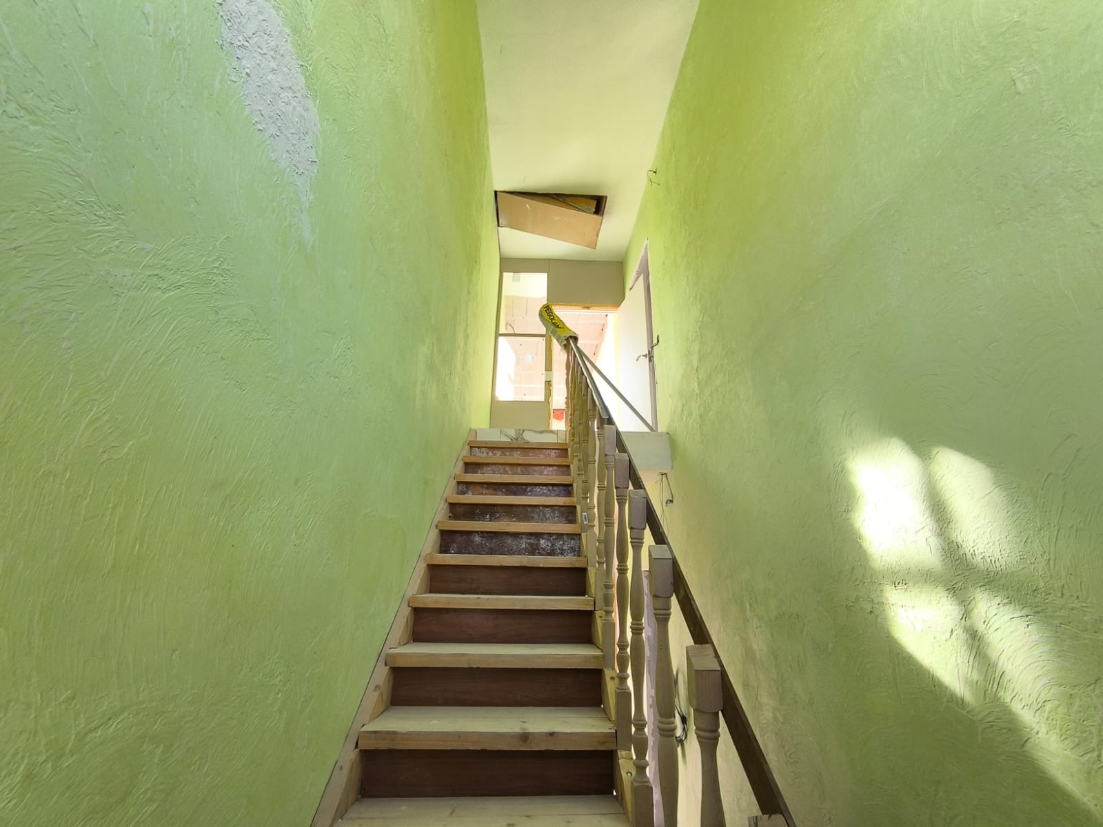 Pool area in villa for sale in Pinoso