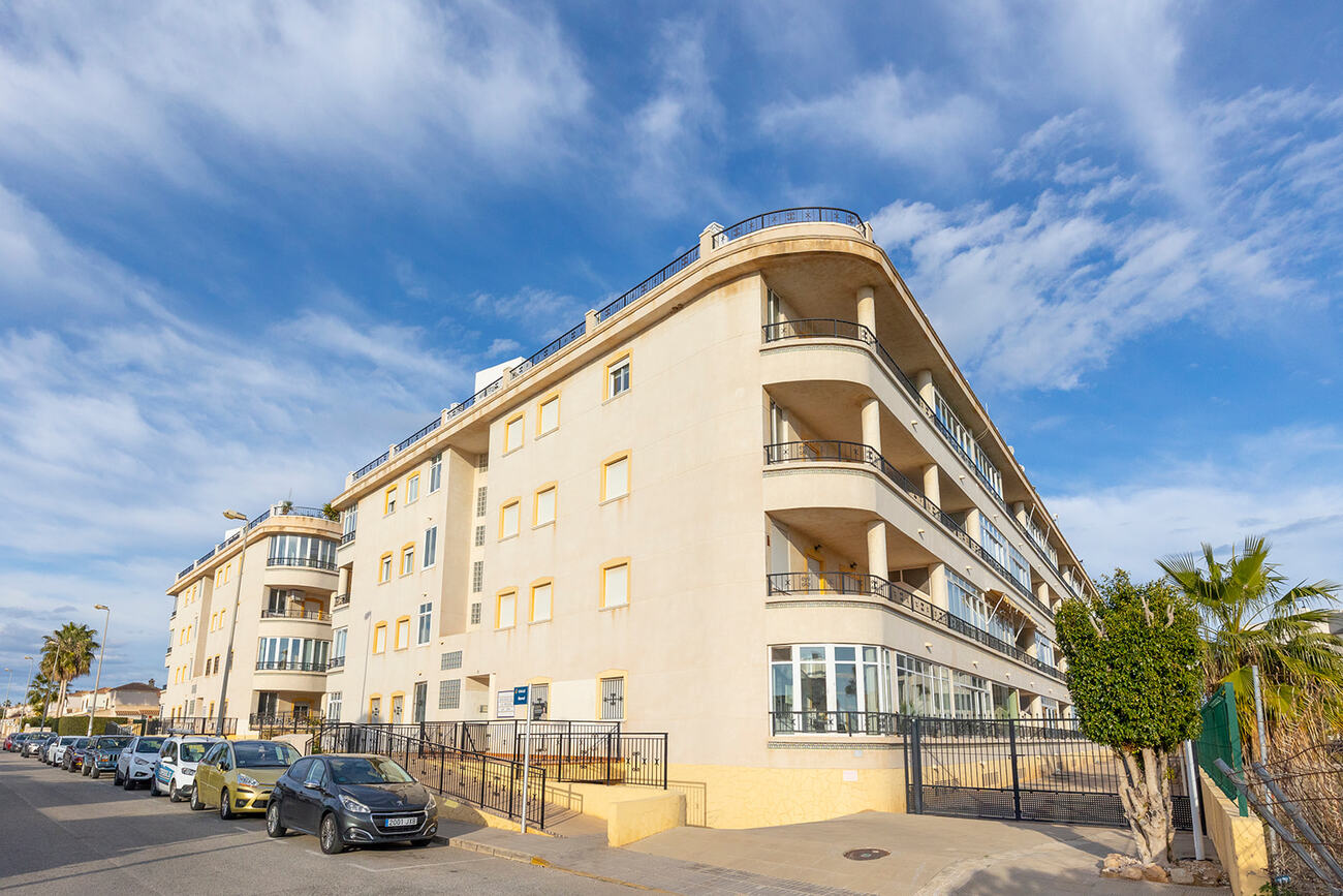 Bathroom in apartment for sale in Orihuela Costa