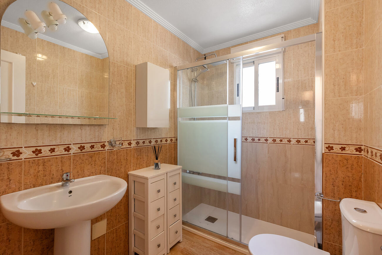 Bedroom in apartment for sale in Orihuela Costa
