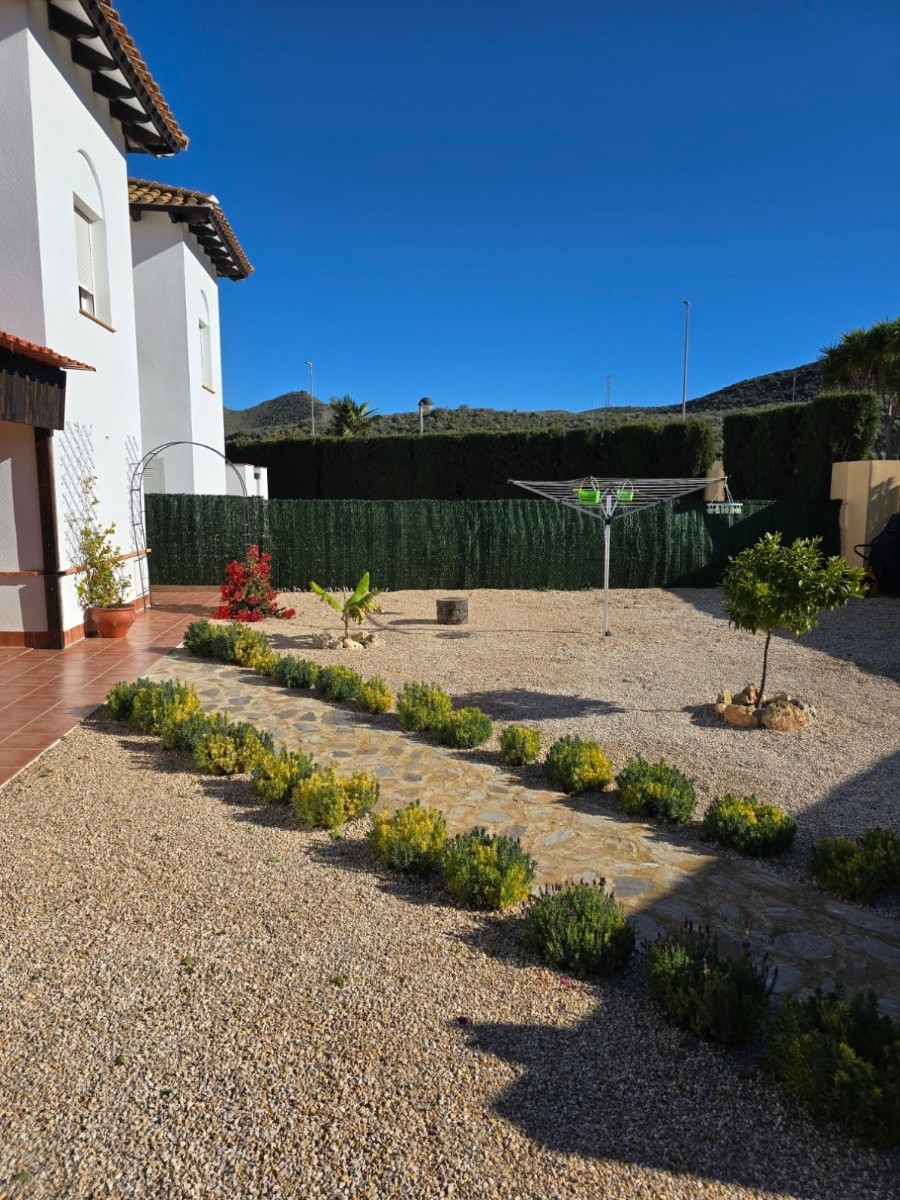 Garden in villa for sale in Fuente Alamo
