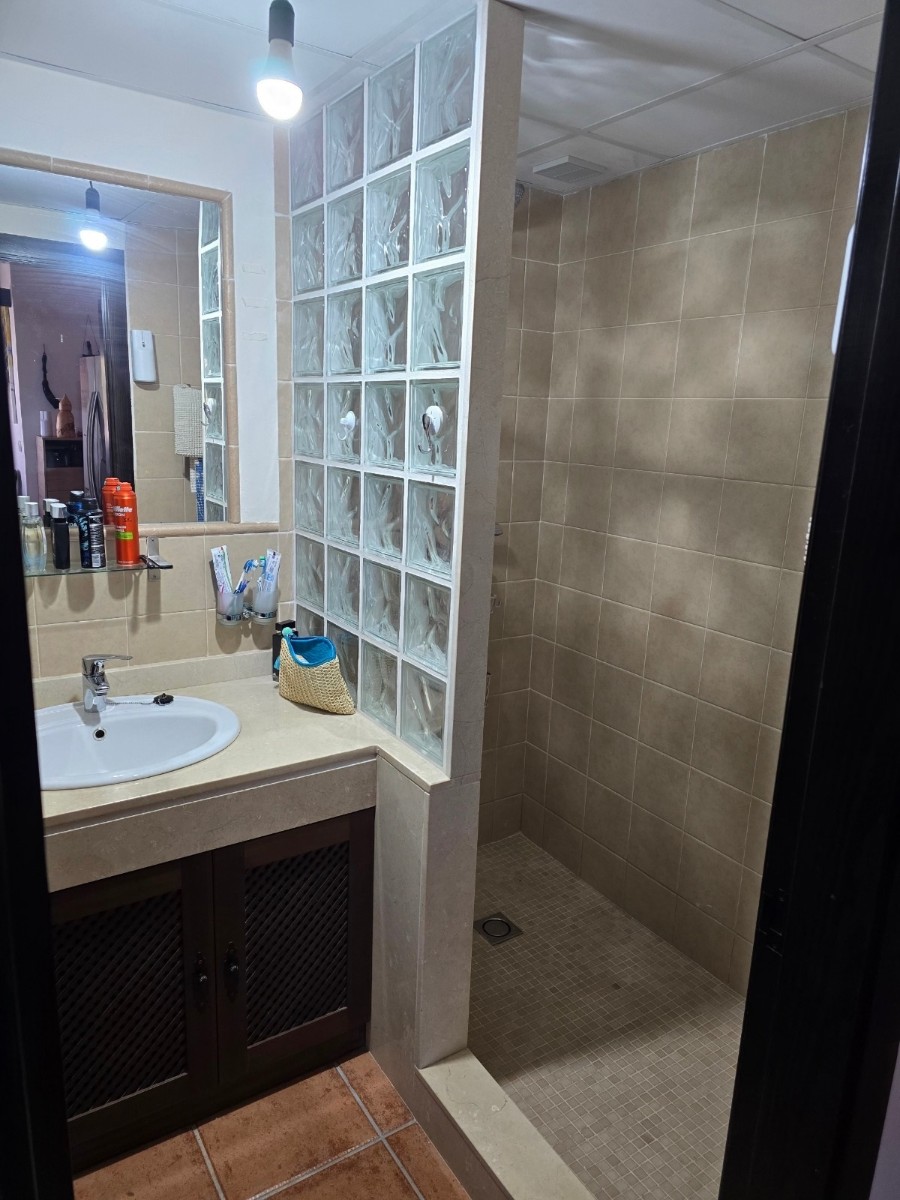 Bathroom in villa for sale in Fuente Alamo