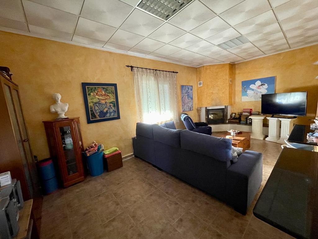 Pool area in villa for sale in Albatera