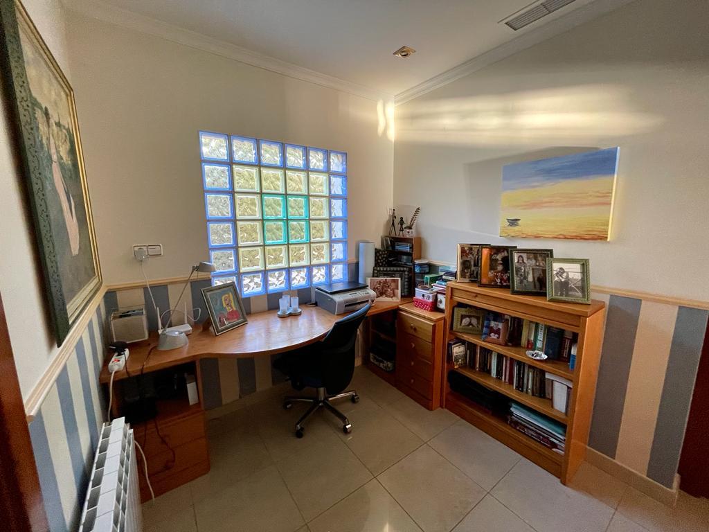 Dining area in villa for sale in Albatera
