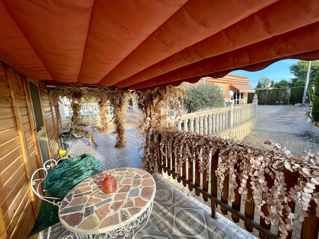 Exterior view in villa for sale in Albatera