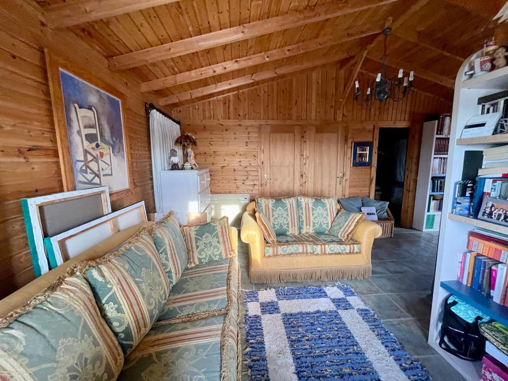 Master bedroom in villa for sale in Albatera