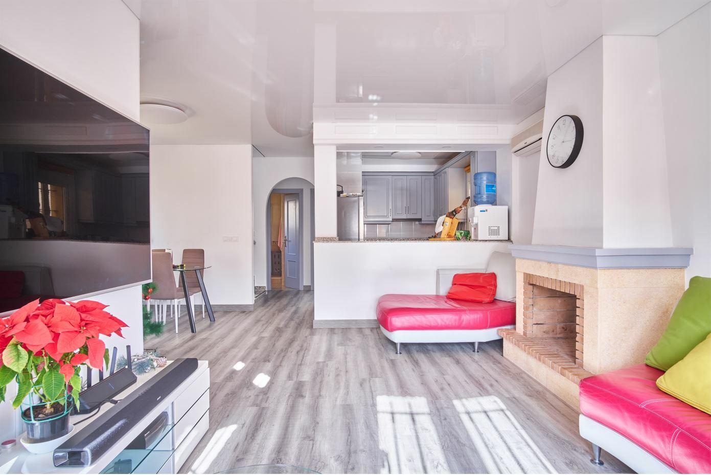 Recently refurbished detached villa close to Los Montesinos in urbanisation