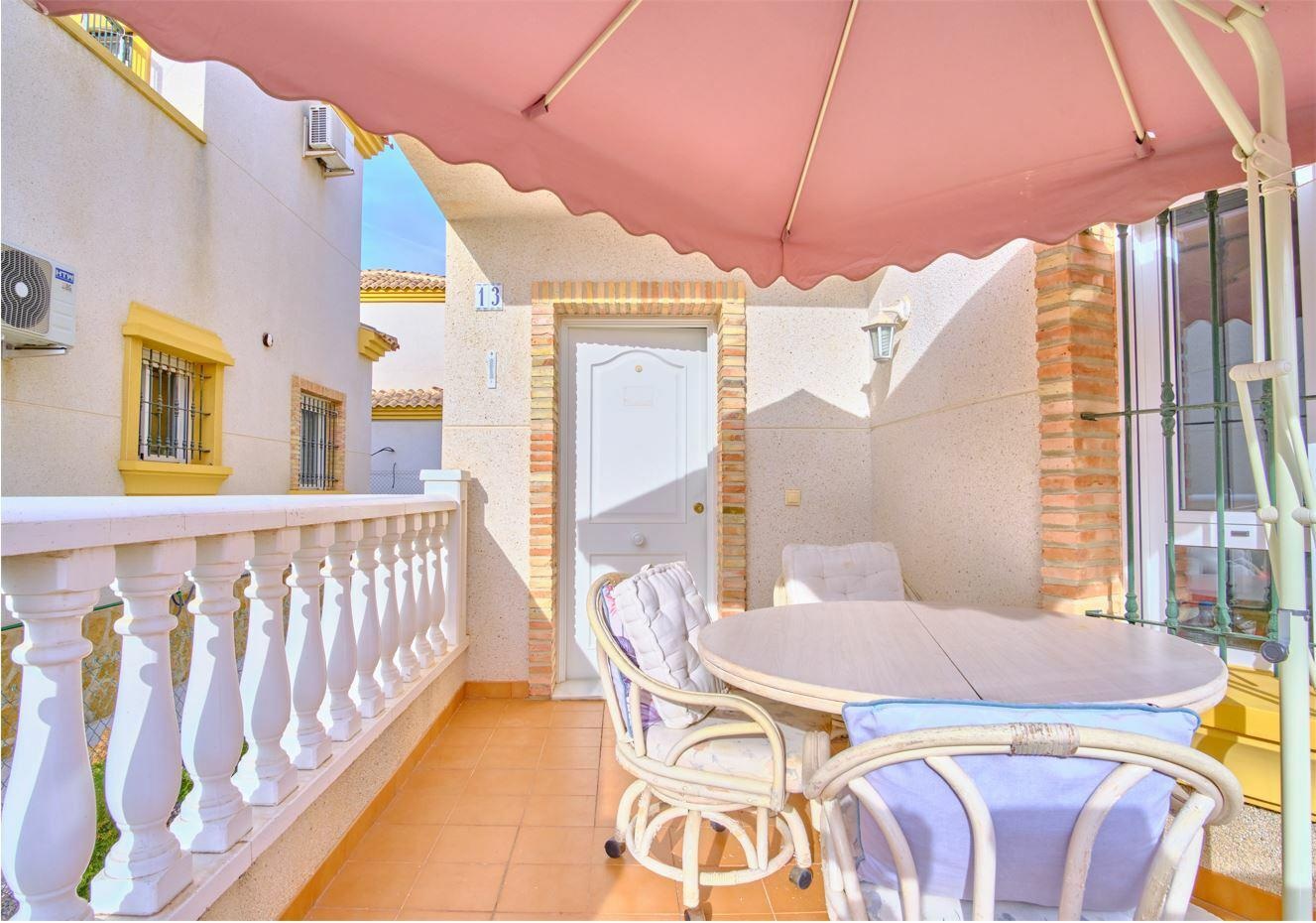 Pool area in villa for sale in Los Montesinos