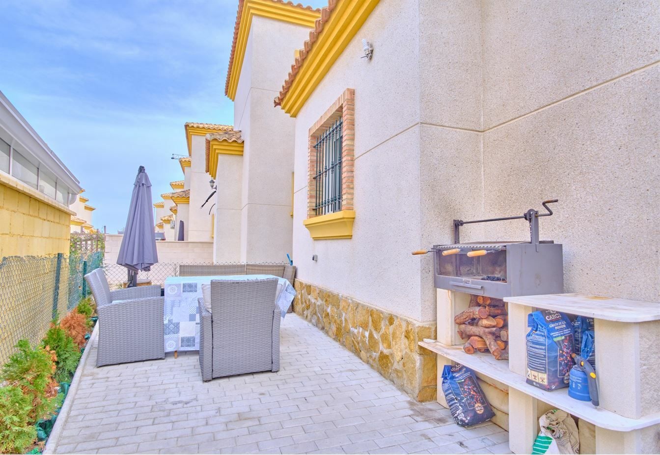 Living room in villa for sale in Los Montesinos