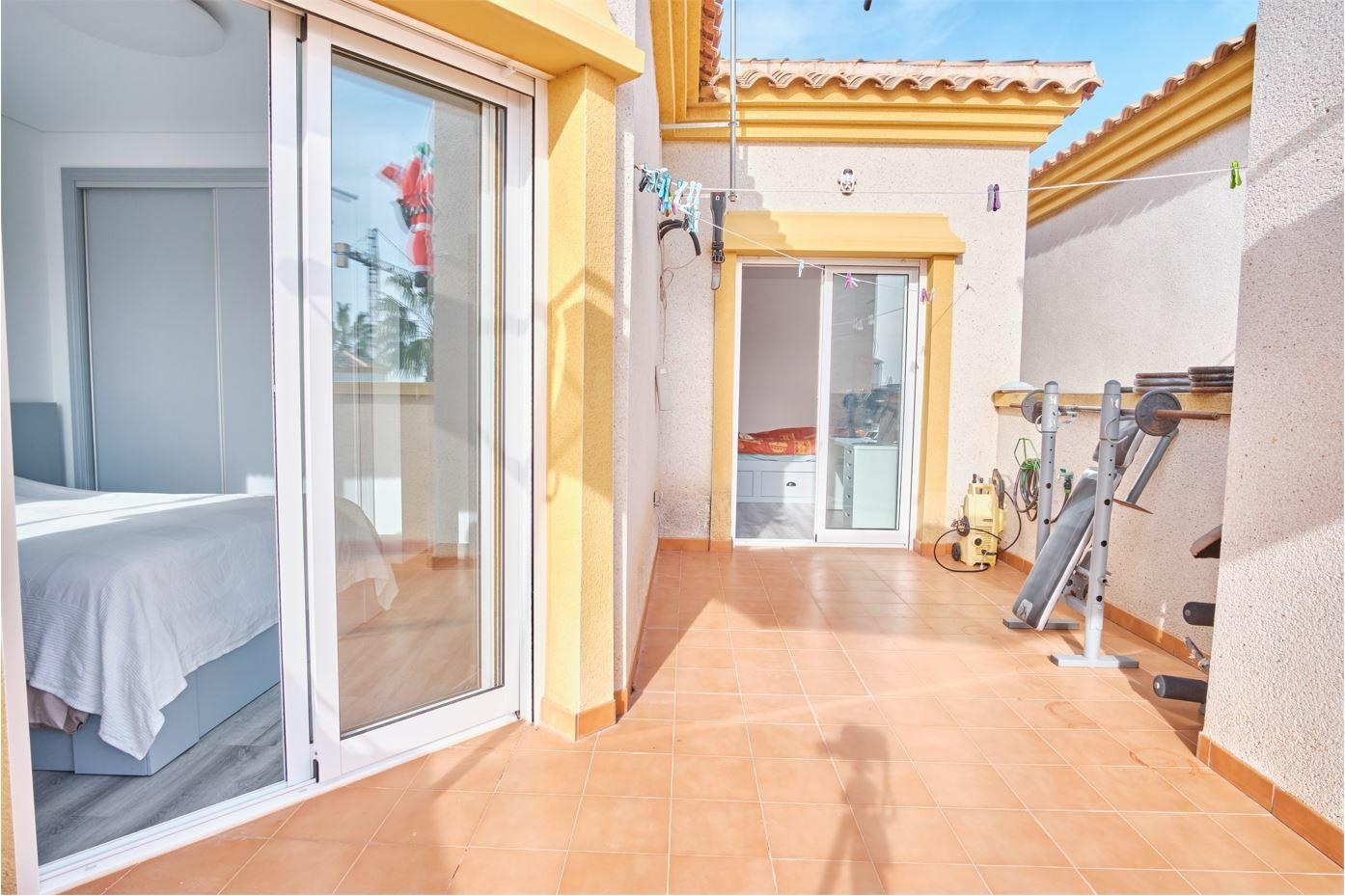 Dining area in villa for sale in Los Montesinos