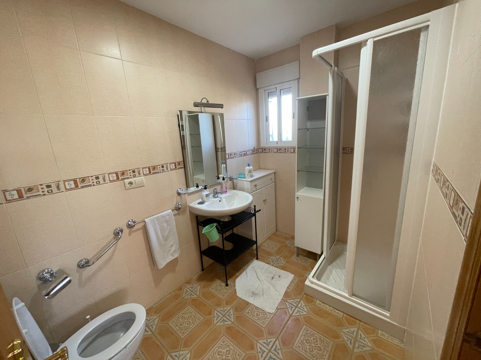 Bathroom in villa for sale in Albatera