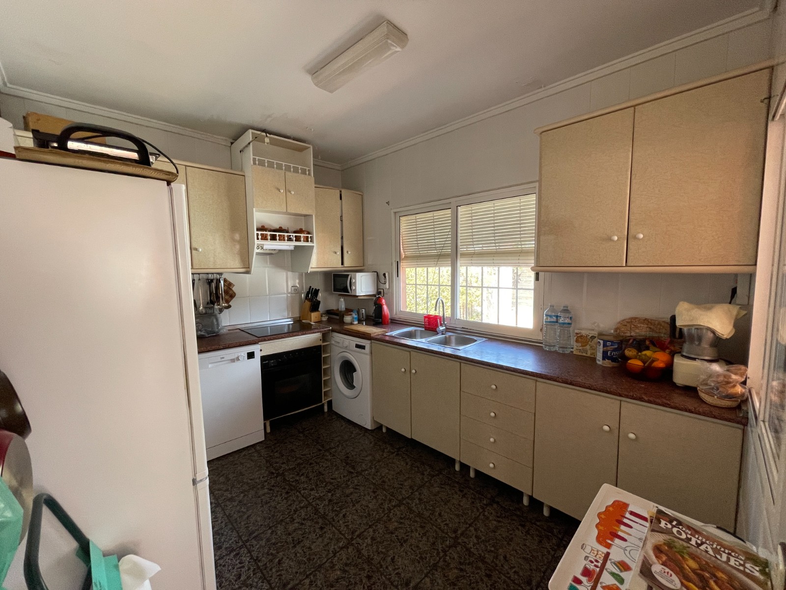 Master bedroom in villa for sale in Guardamar del Segura