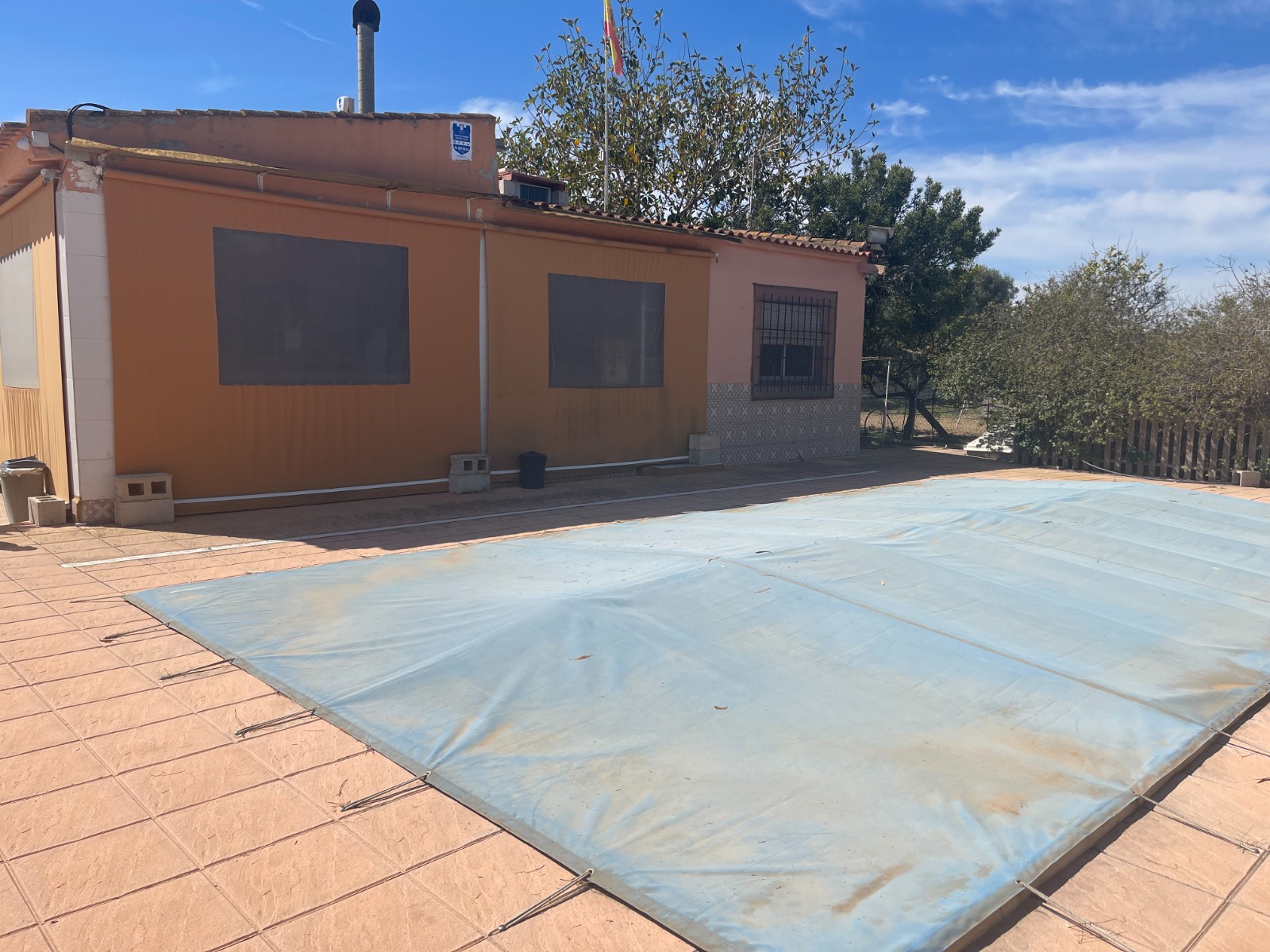 Bedroom in villa for sale in Guardamar del Segura