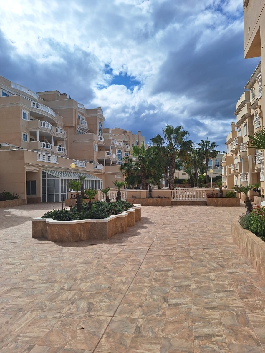 Kitchen in apartment for sale in Guardamar del Segura