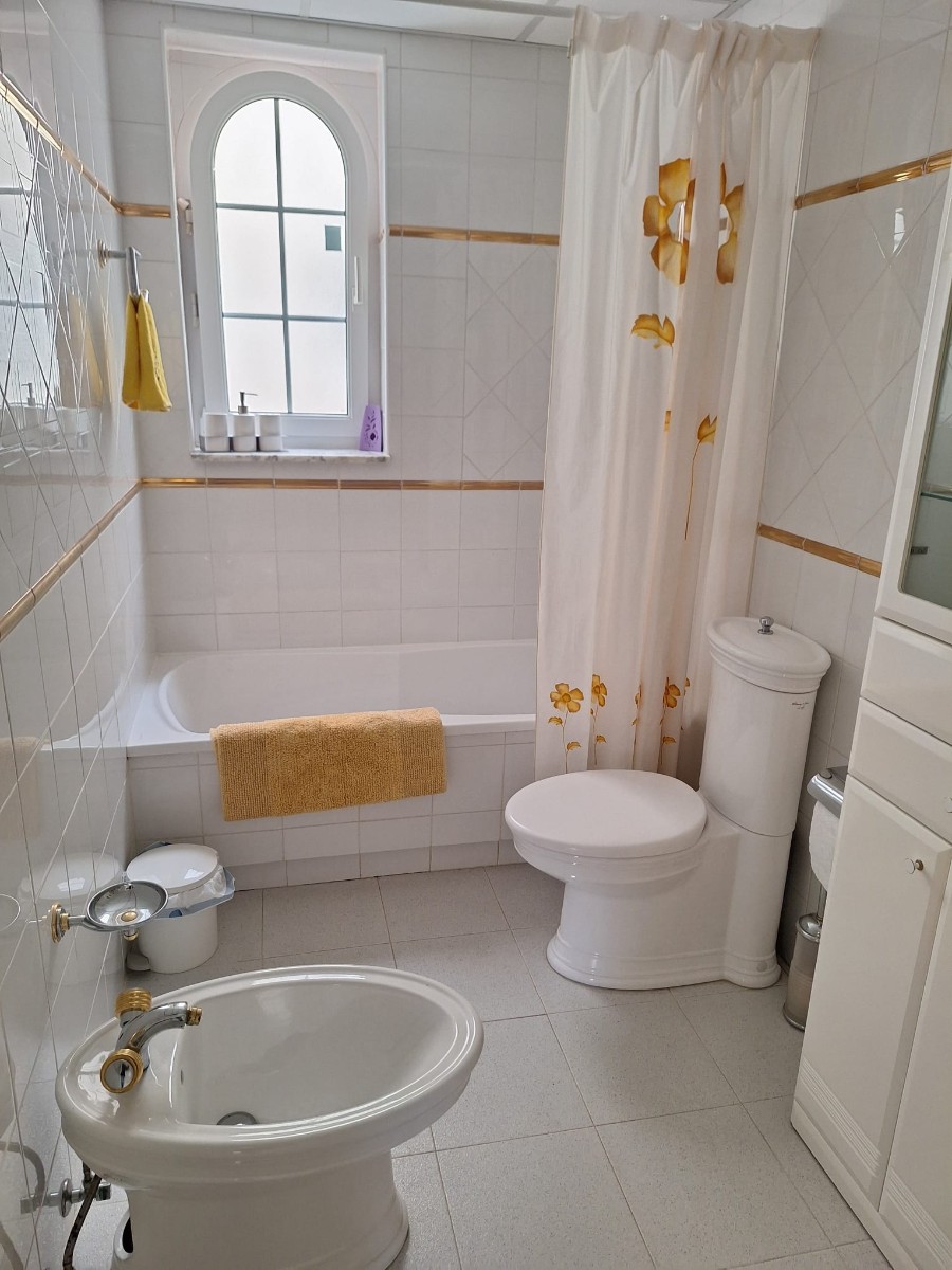 Bedroom in apartment for sale in Guardamar del Segura