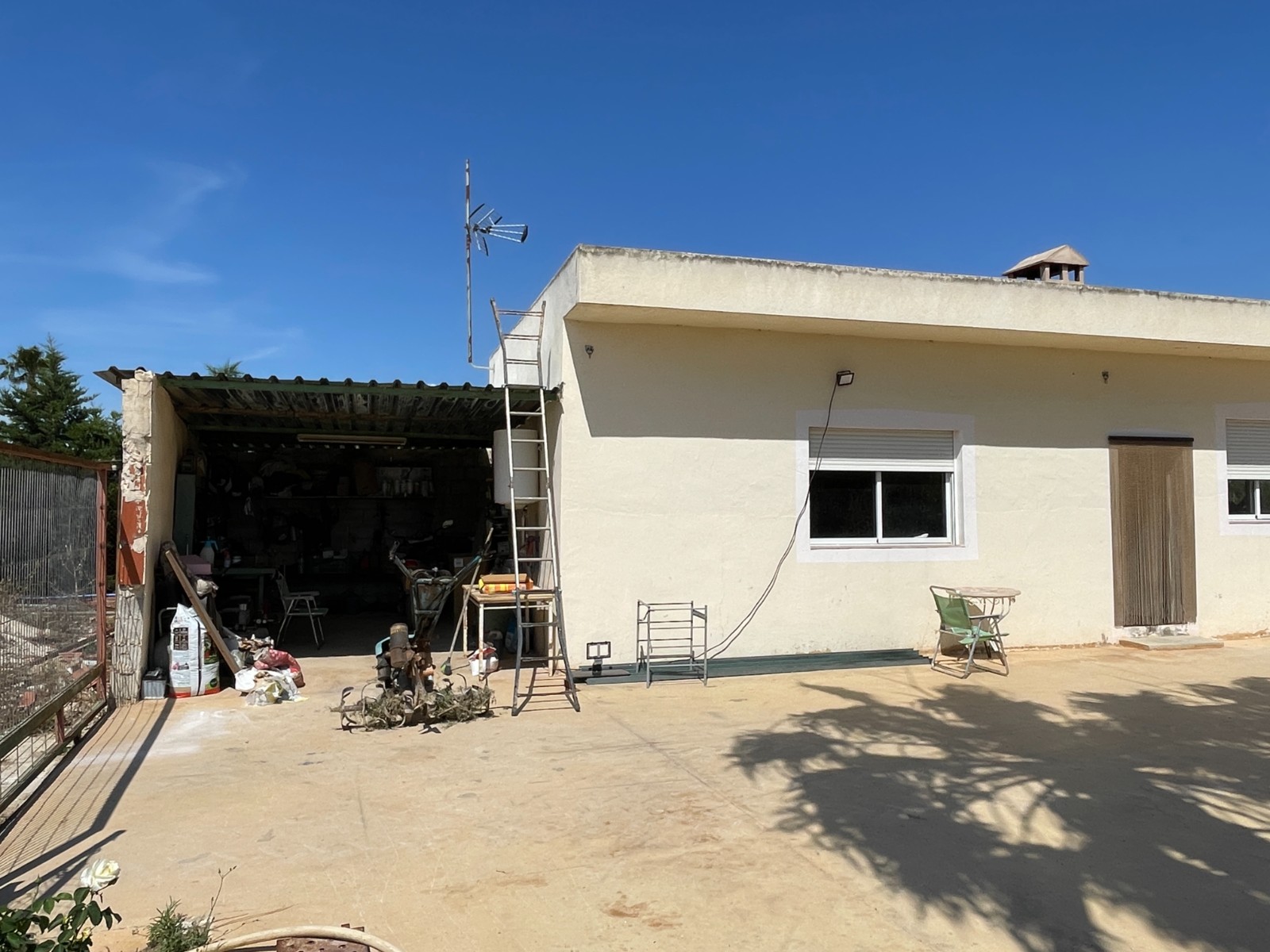 Garden in villa for sale in Crevillent