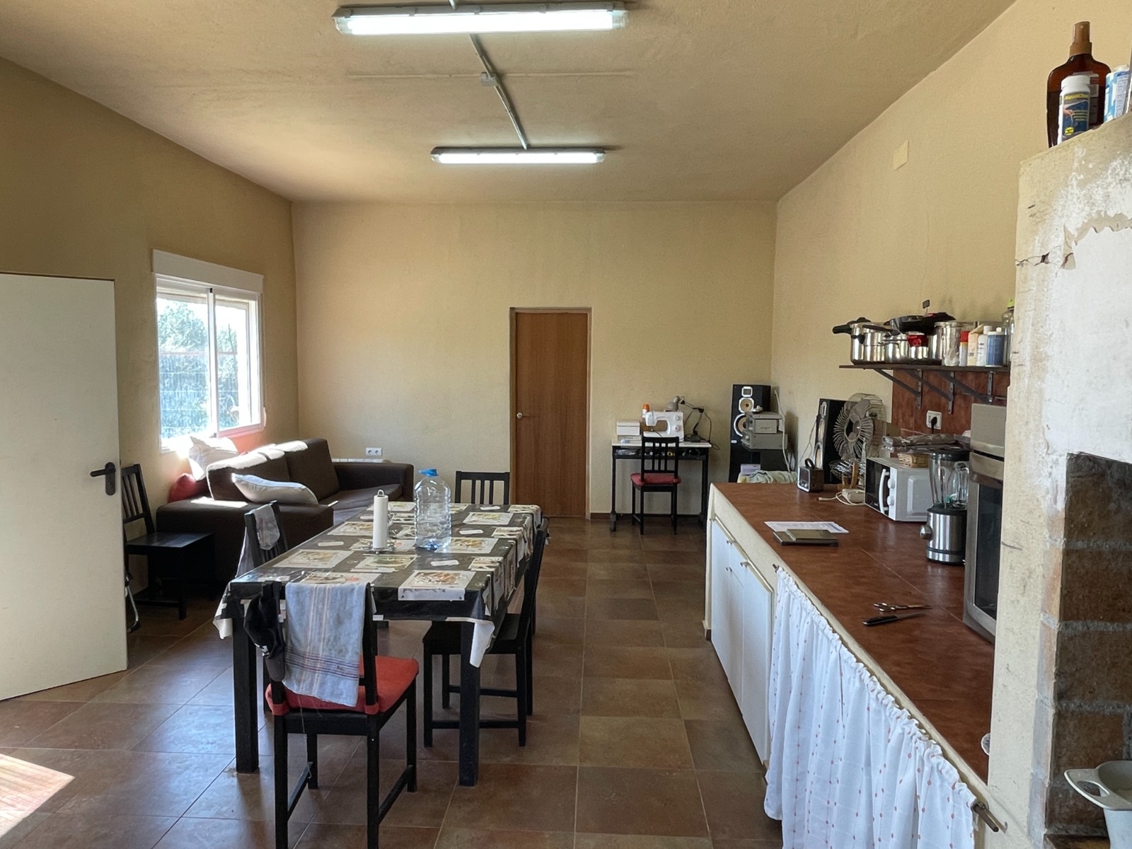 Master bedroom in villa for sale in Crevillent