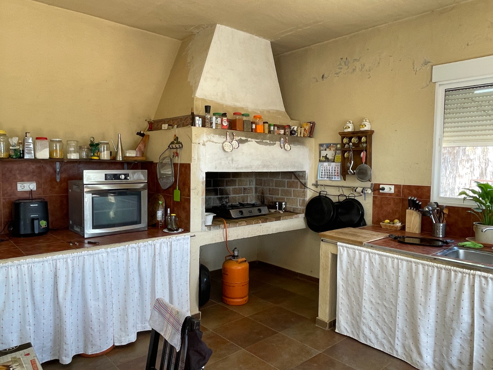Bathroom in villa for sale in Crevillent