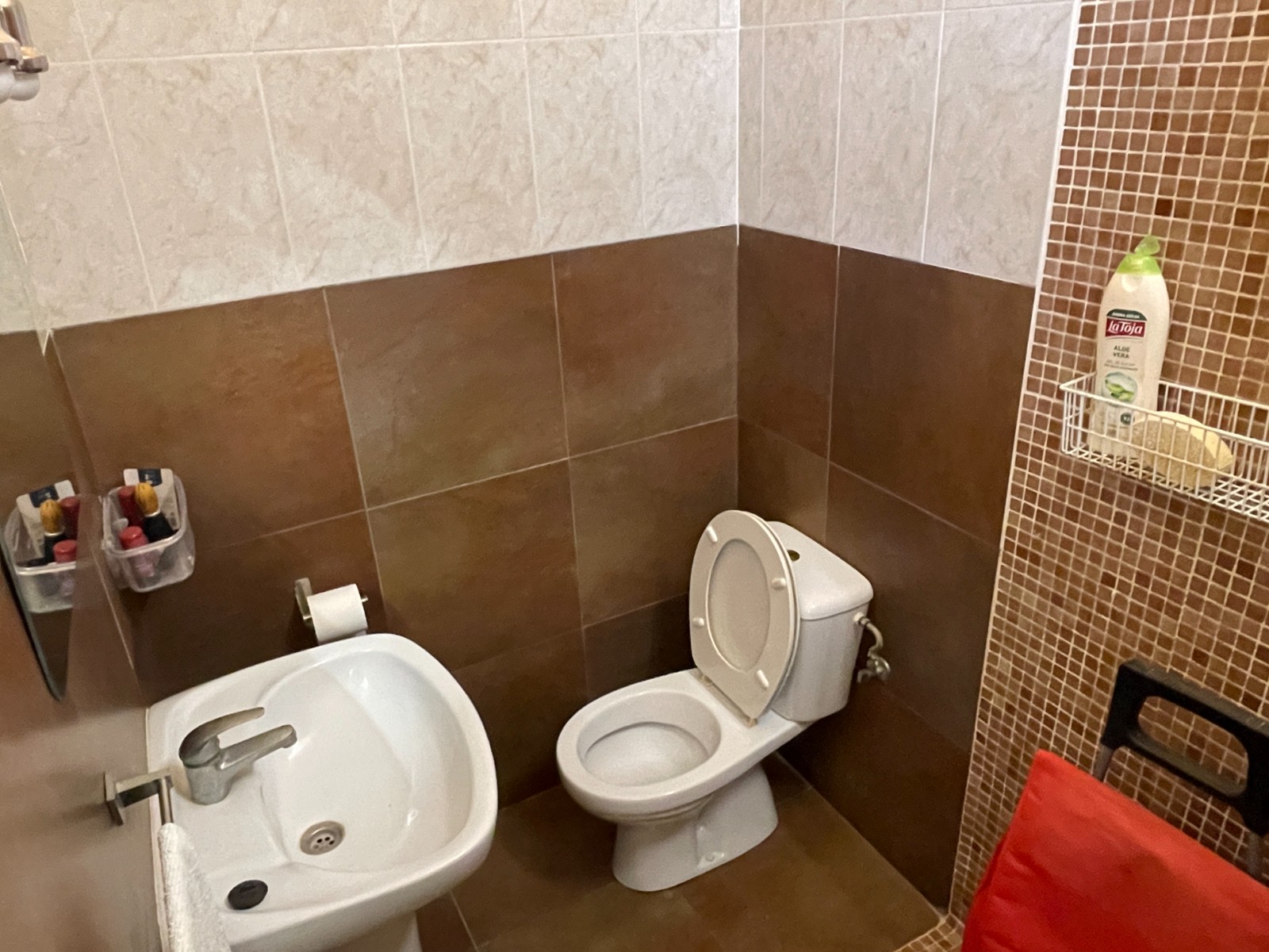 Pool area in villa for sale in Crevillent