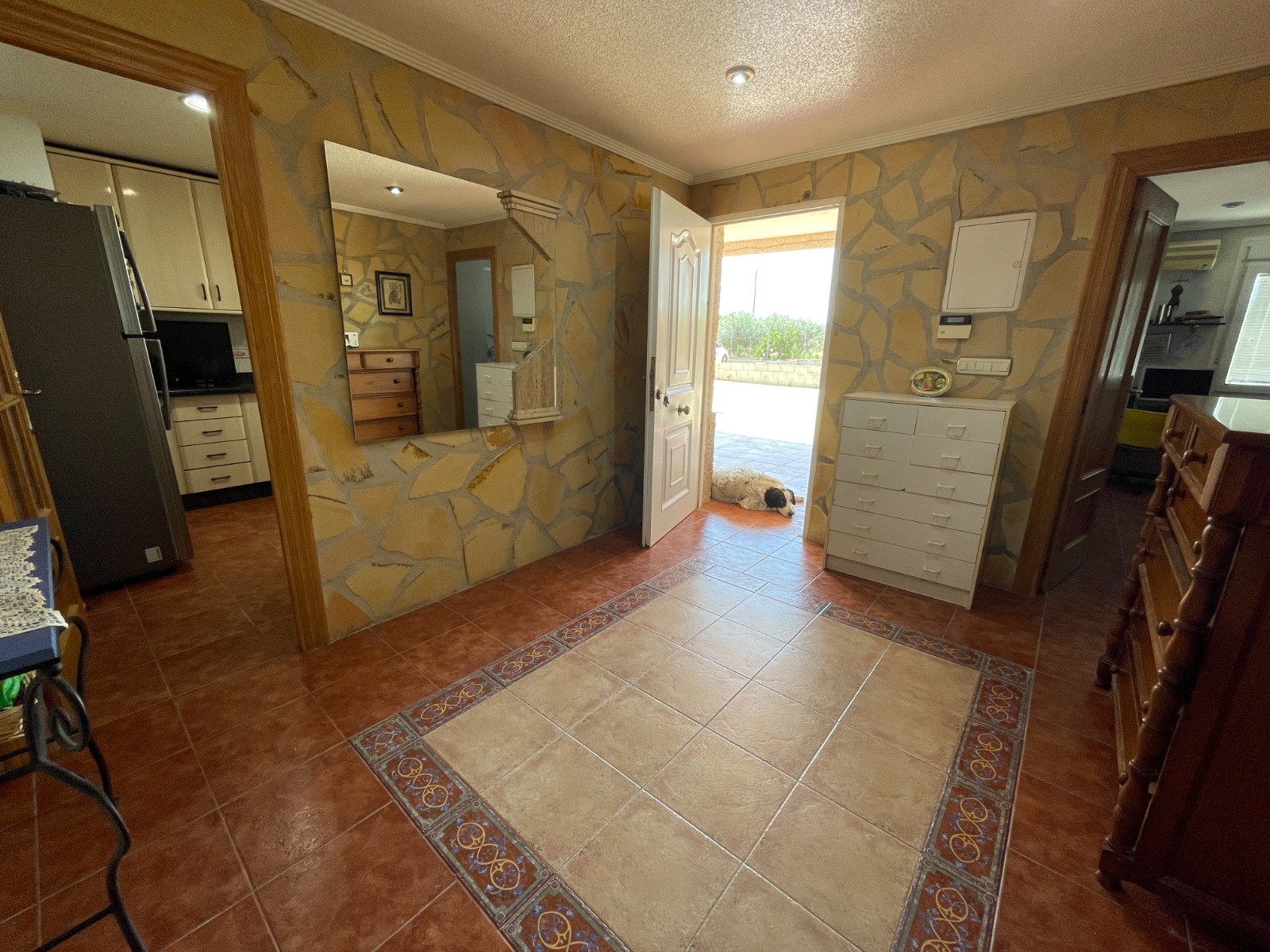 Kitchen in villa for sale in Crevillent