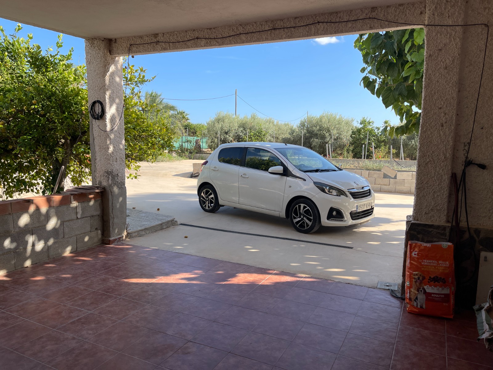 Bedroom in villa for sale in Crevillent
