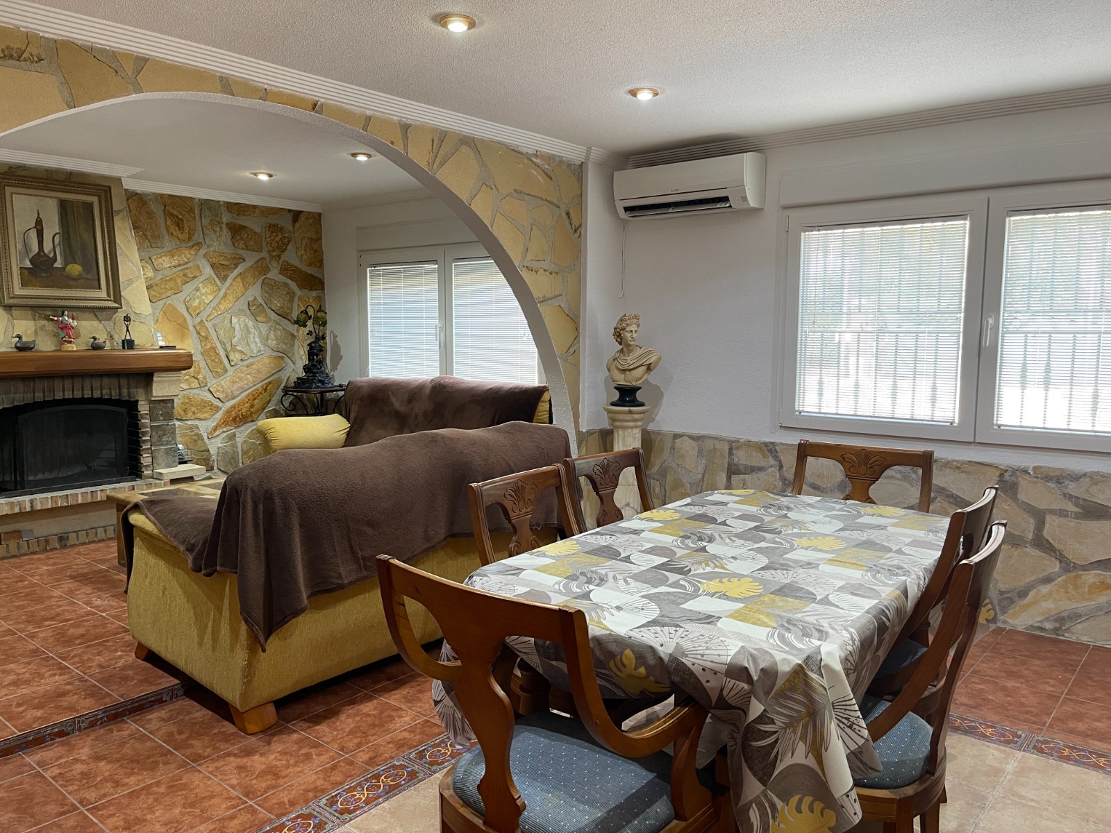 Terrace in villa for sale in Crevillent