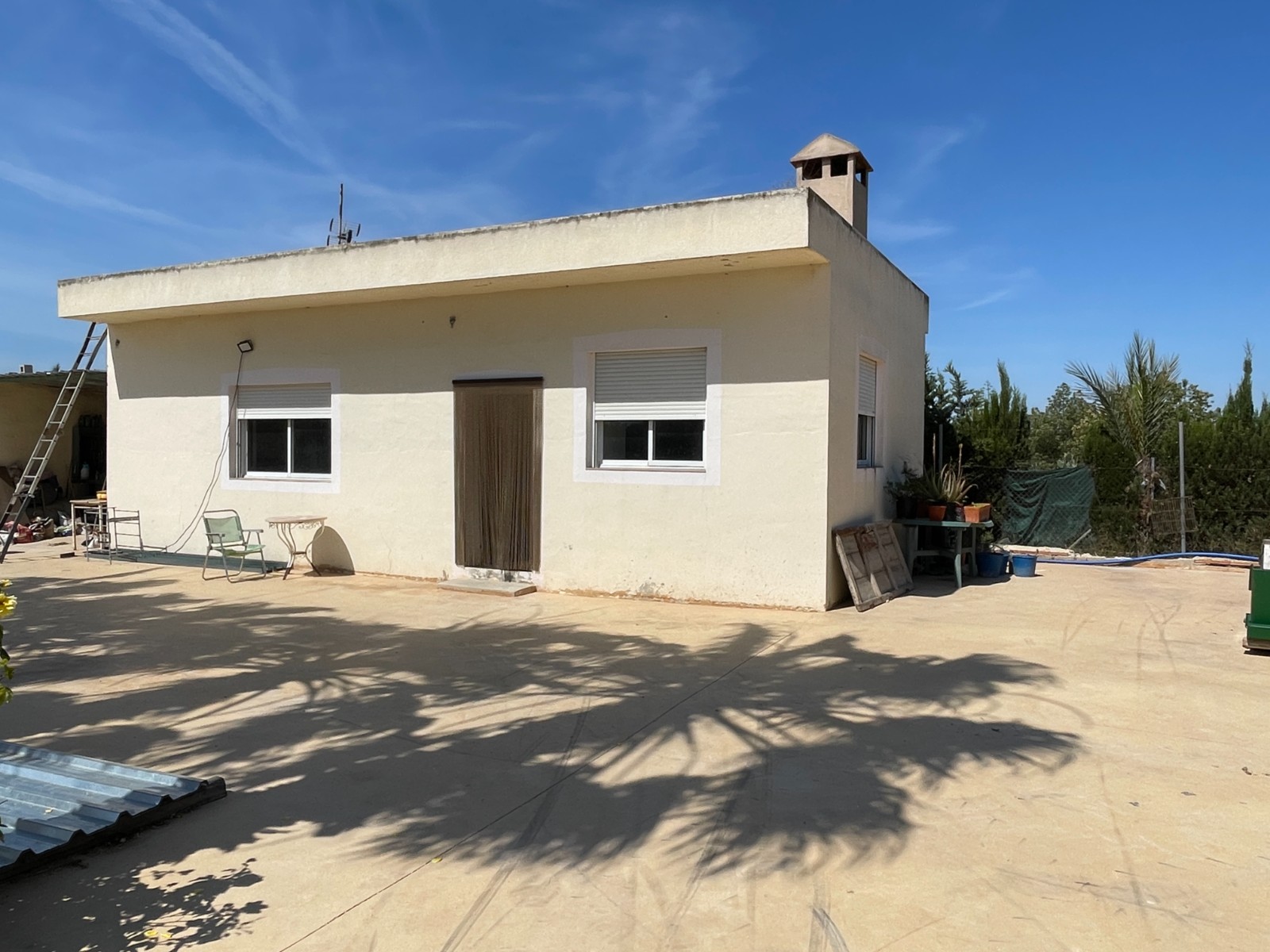 Bedroom in villa for sale in Crevillent