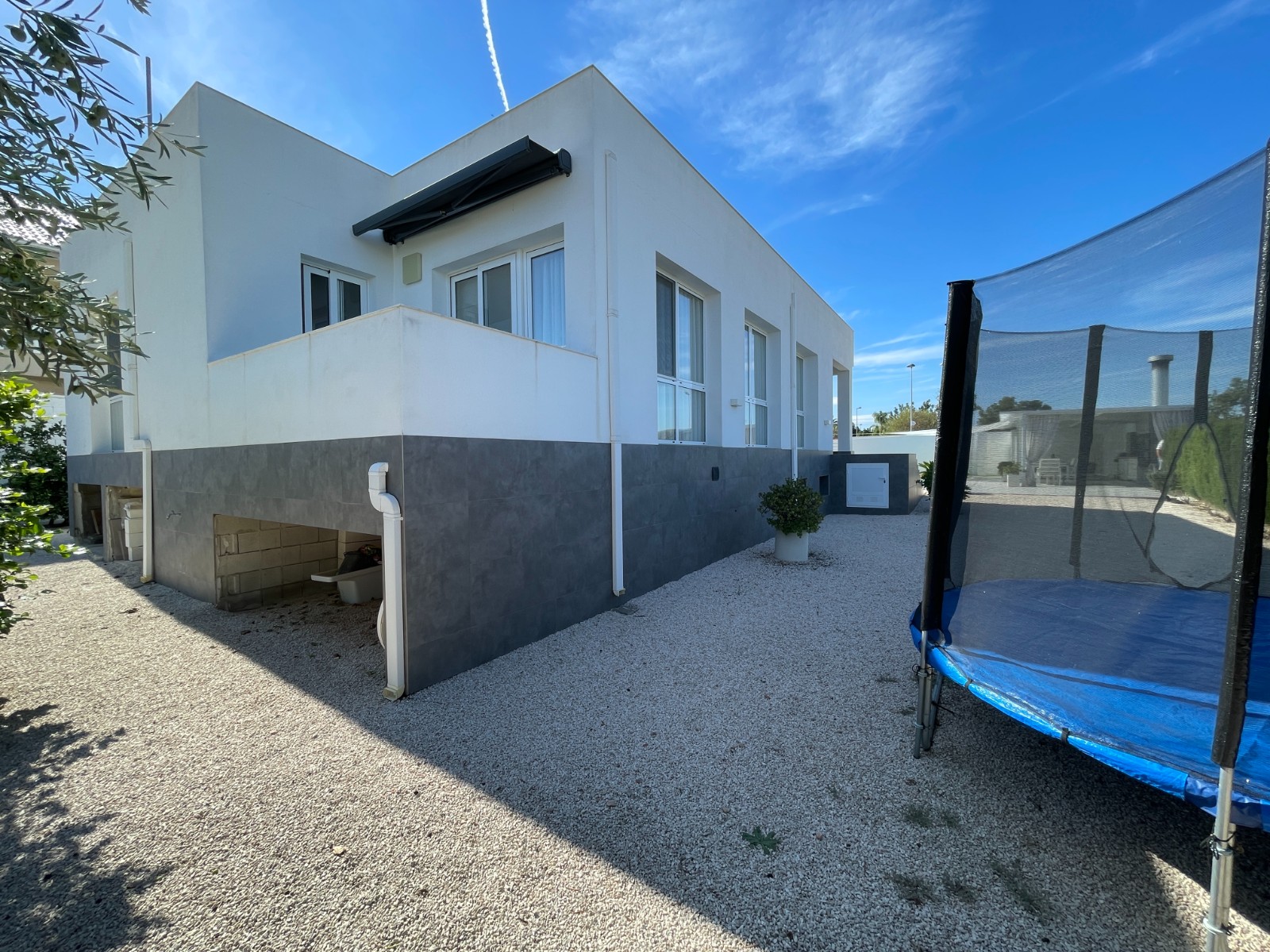 Master bedroom in villa for sale in Orihuela