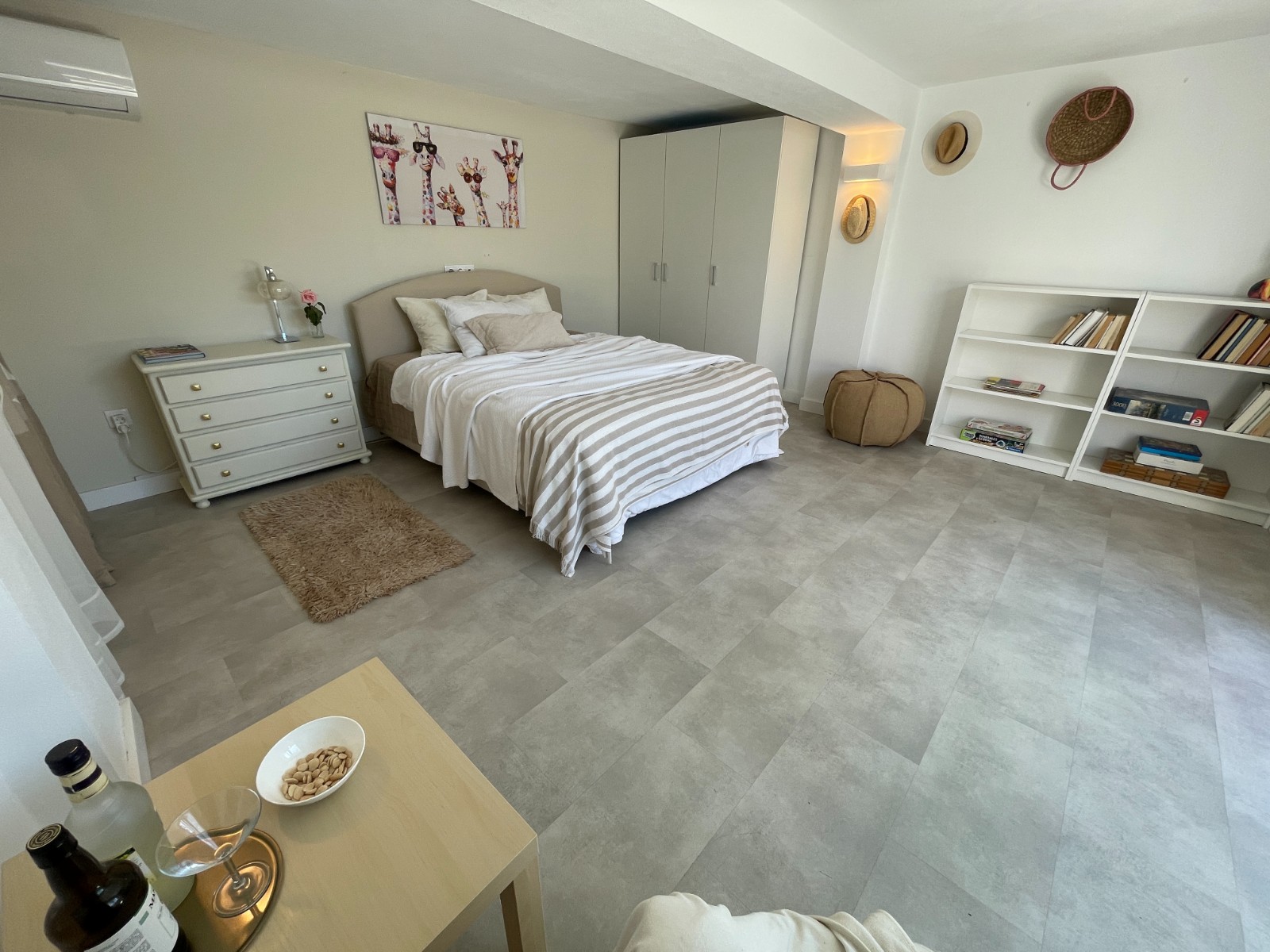 Bedroom in villa for sale in Orihuela